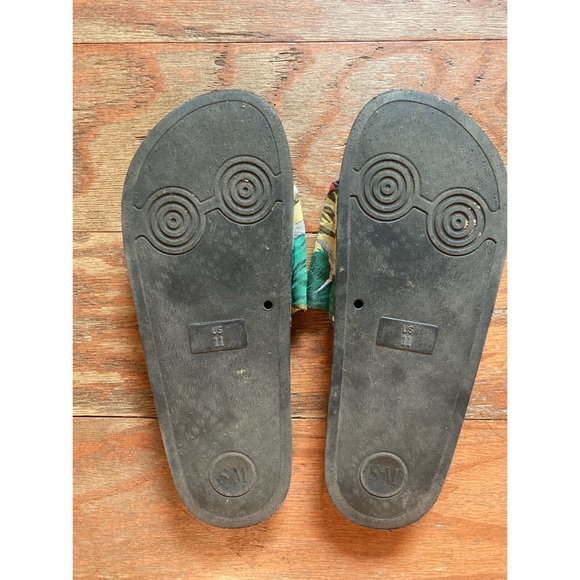 Embroidered Steve Madden slides - Picture 3 of 4